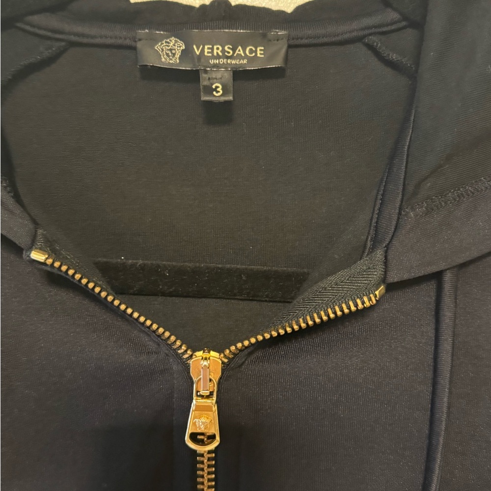 Versace sweater - Picture 2 of 7